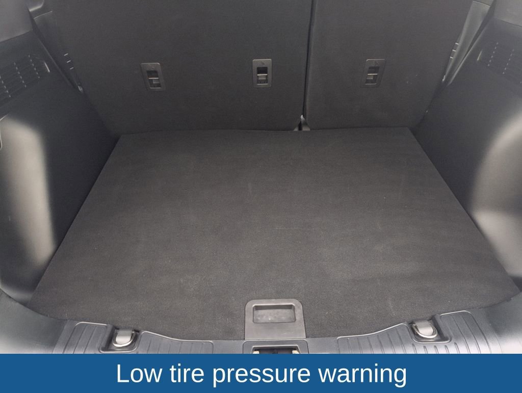 Used 2022 Ford Escape SE w/ SE Sport Appearance Package image 32