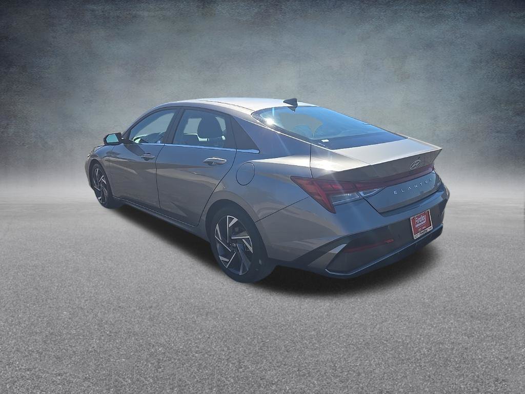 Used 2024 Hyundai Elantra Limited FWD image 6