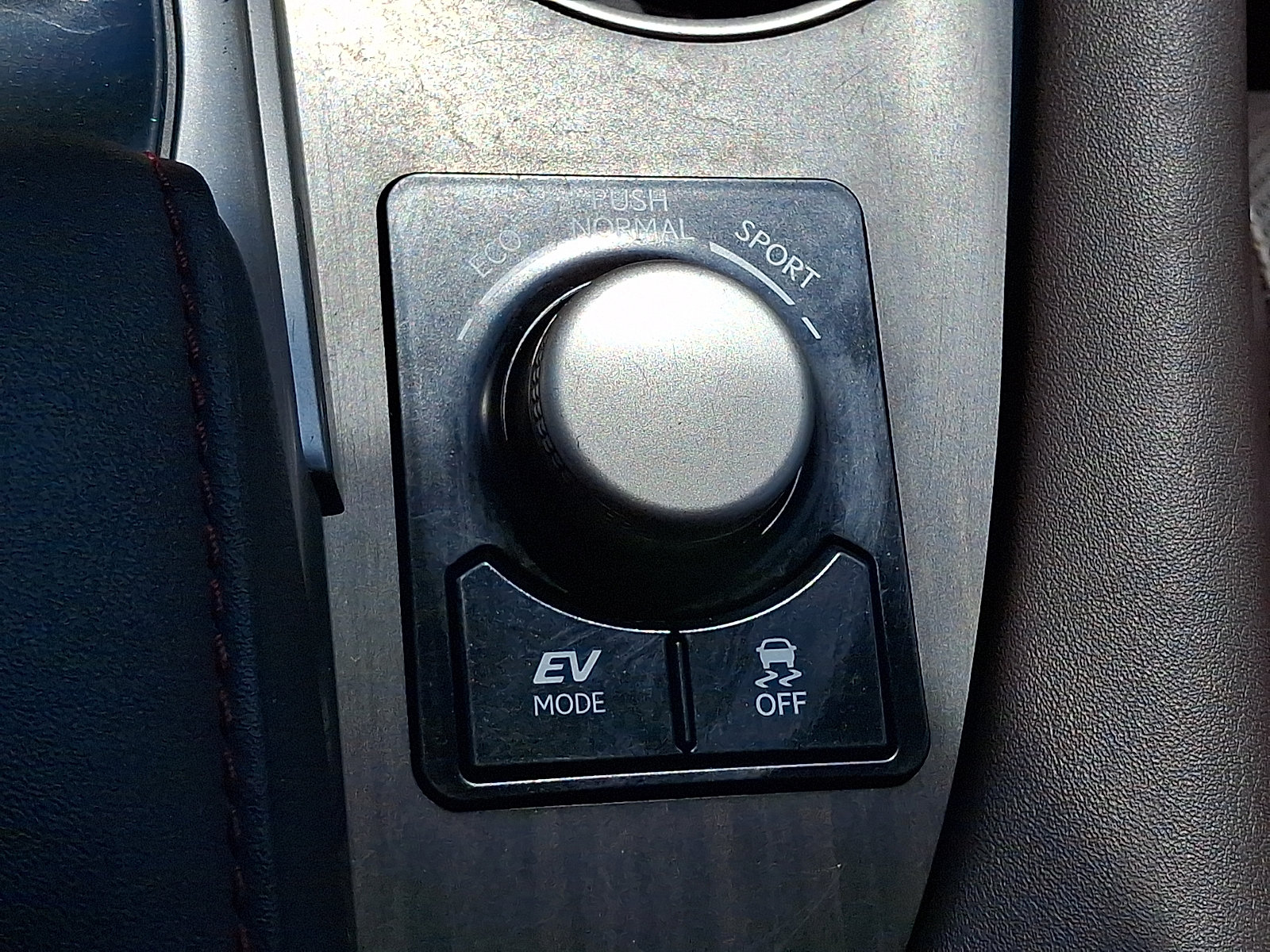 Used 2016 Lexus RX 450h AWD image 28