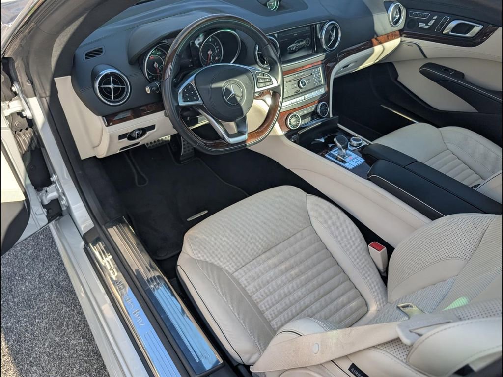 Used 2017 Mercedes-Benz SL 550 image 8