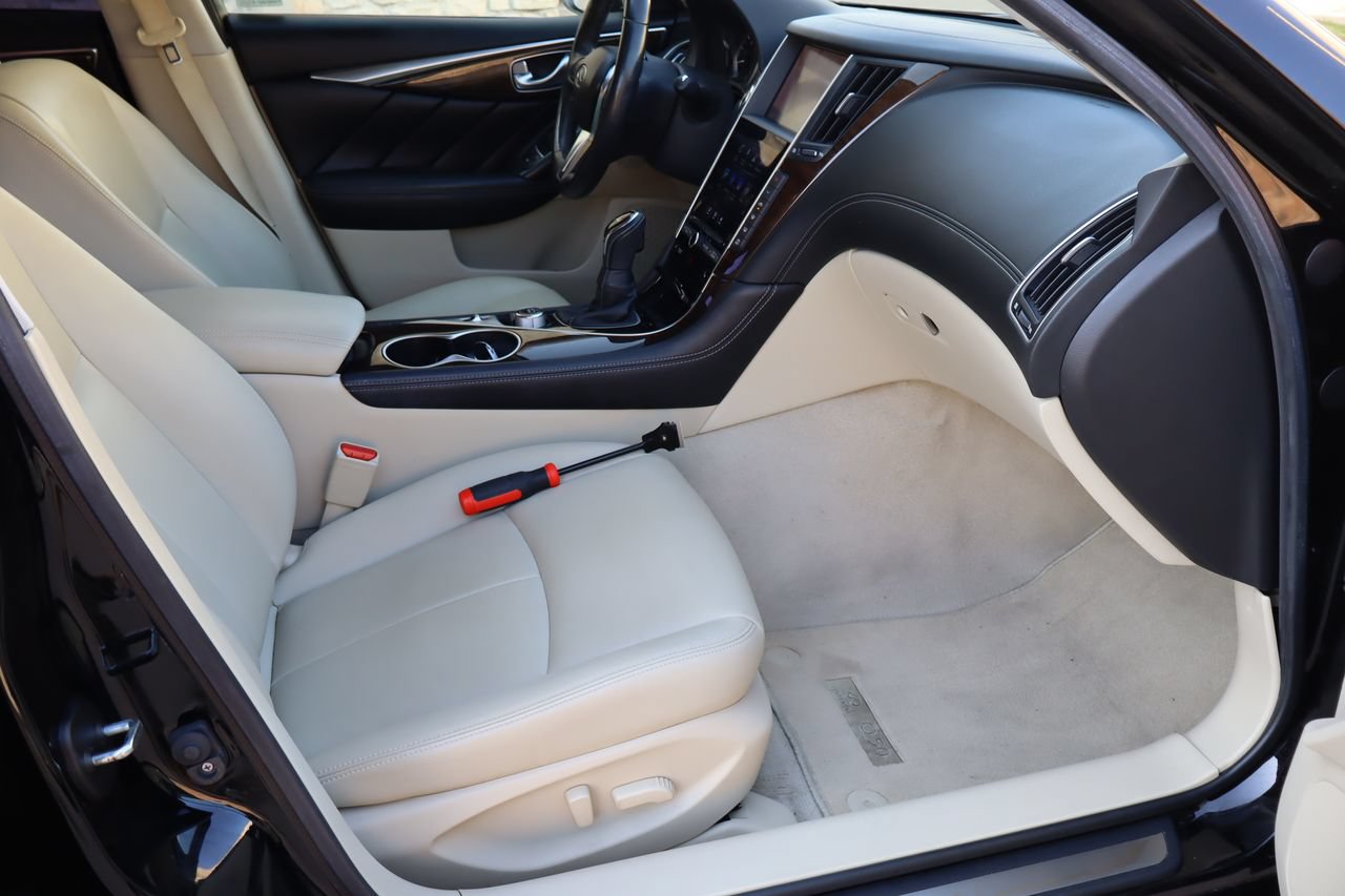 Used 2018 INFINITI Q50 Luxe w/ Essential Package (3.0T Luxe) RWD image 18