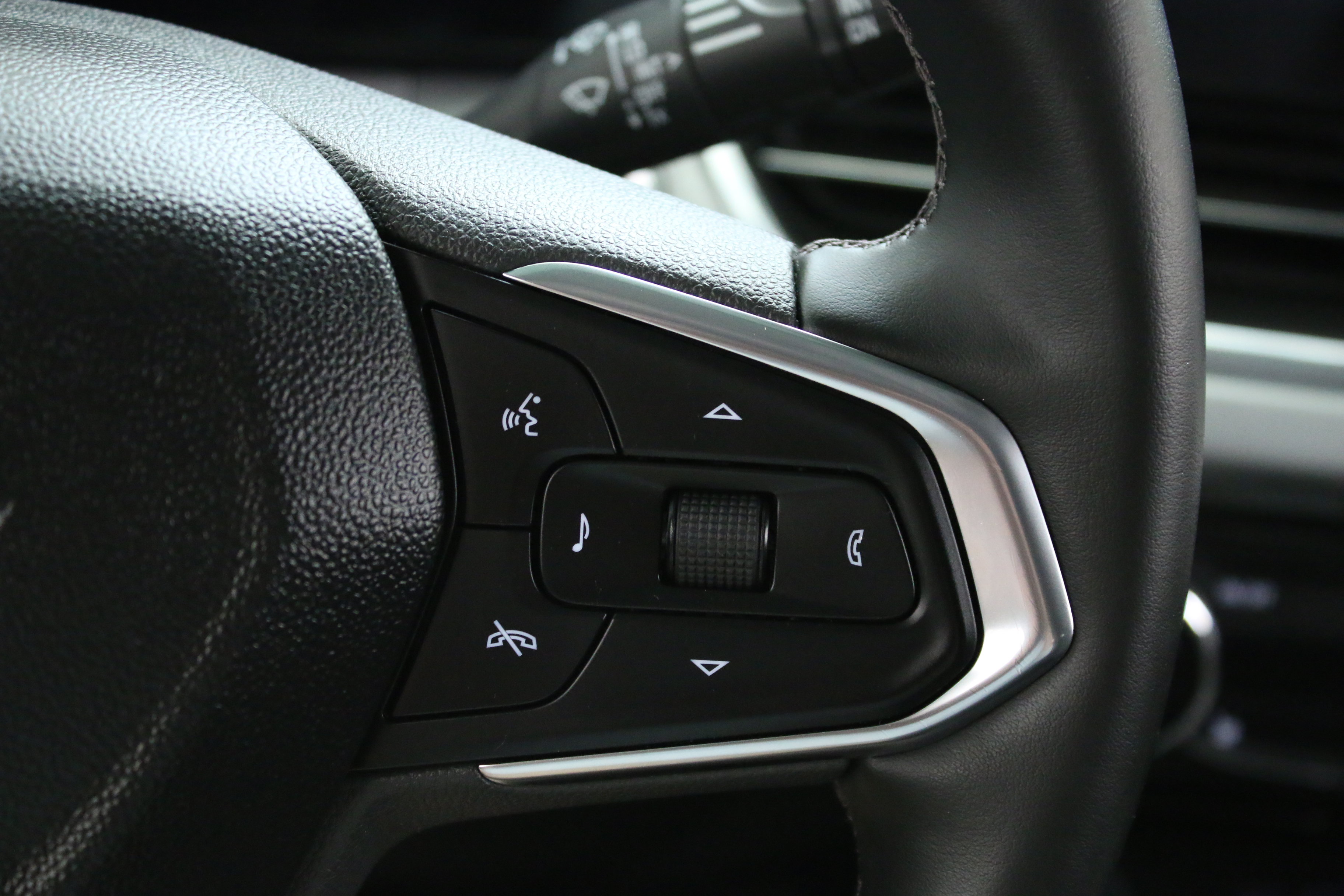Used 2024 Chevrolet Trax LT w/ Driver Confidence Package FWD image 15