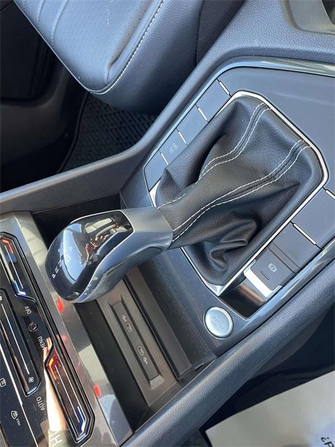 Used 2022 Volkswagen Tiguan SE image 31