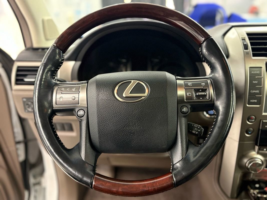 Used 2018 Lexus GX 460 Premium w/ Premium Package image 17