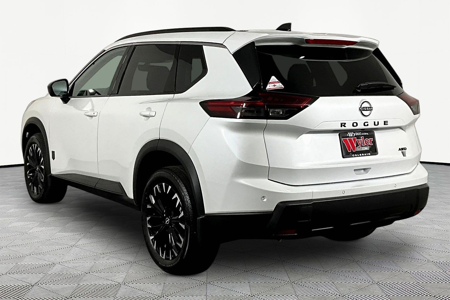 New 2026 Nissan Rogue Dark Armor AWD/4WD image 4