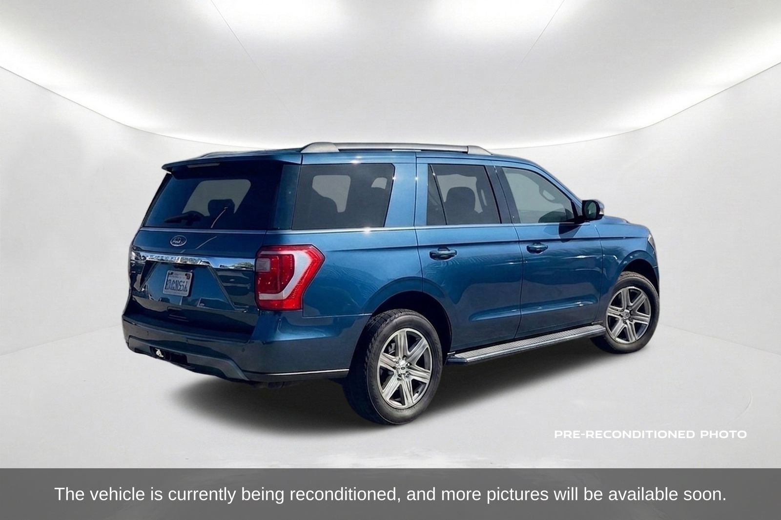 Used 2020 Ford Expedition XLT w/ Equipment Group 202A RWD image 6