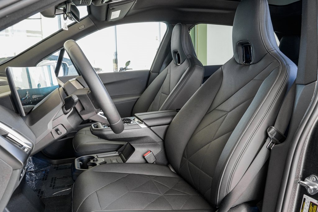 Used 2025 BMW iX xDrive50 w/ Premium Package image 18