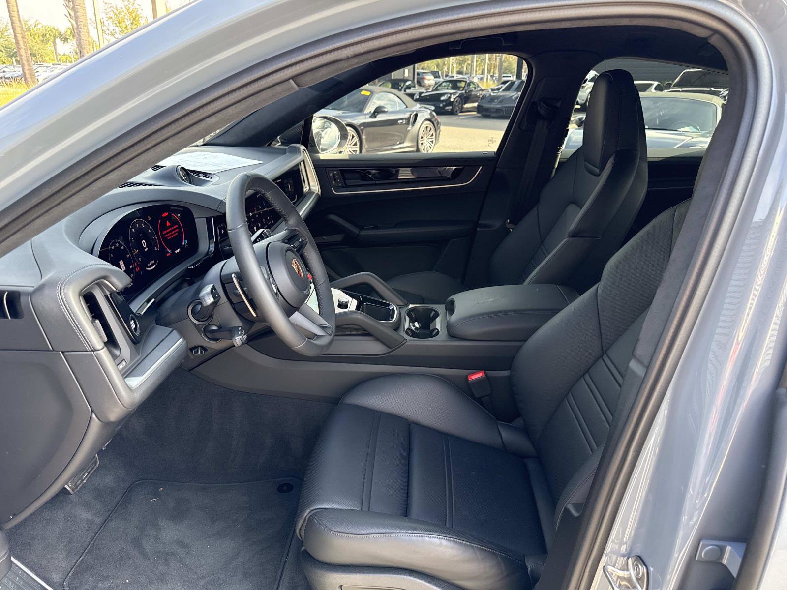 Used 2025 Porsche Cayenne Turbo GT image 5