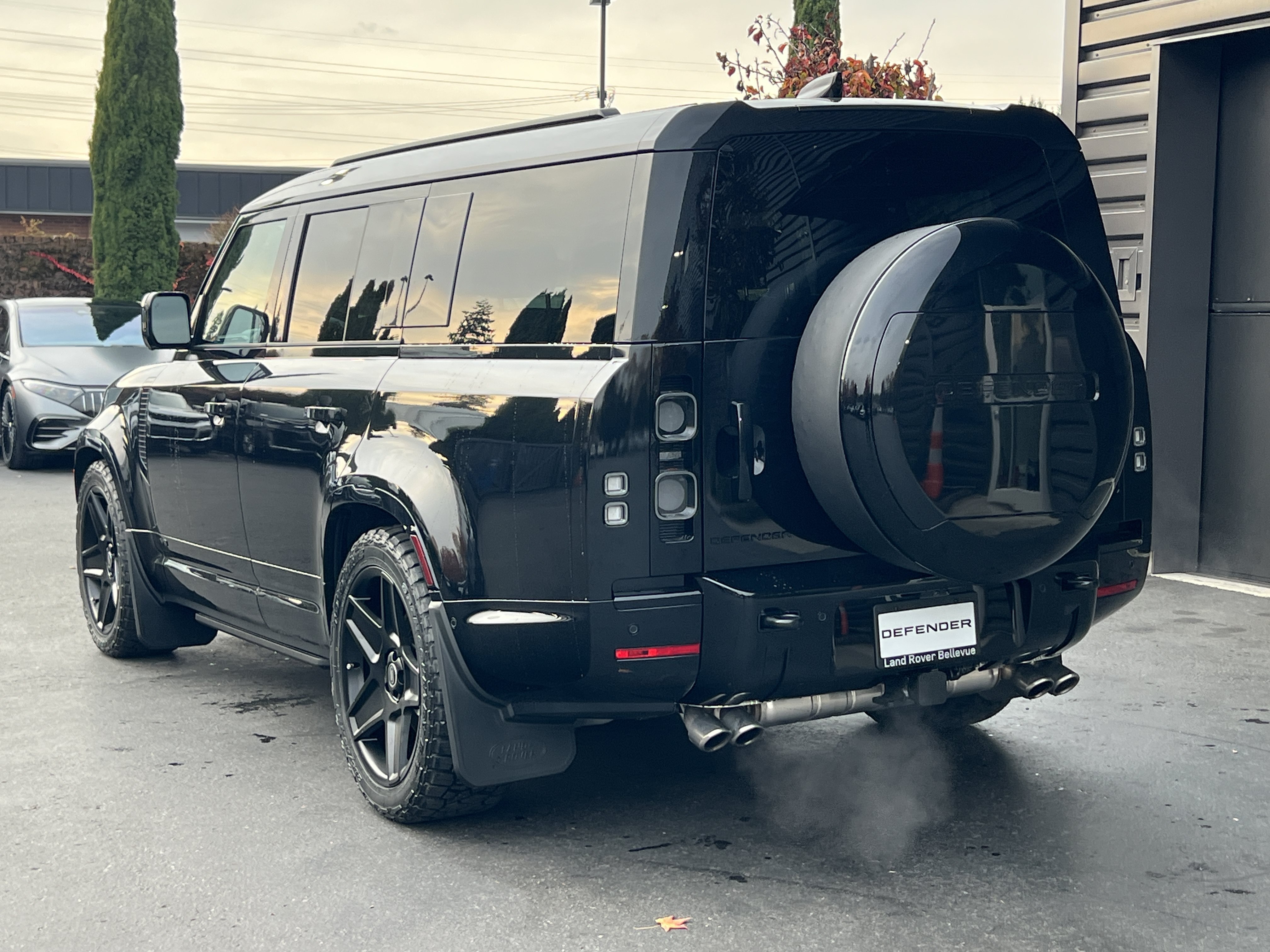 New 2025 Land Rover Defender 130 V8 AWD/4WD image 6