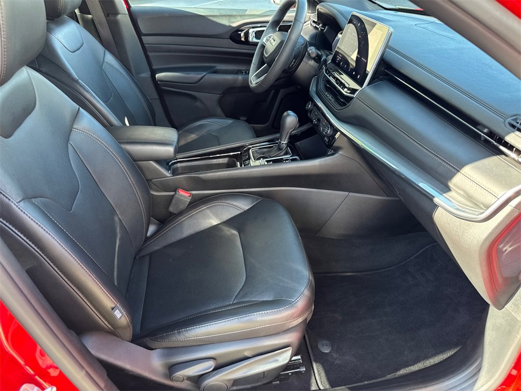 Used 2023 Jeep Compass Limited image 16