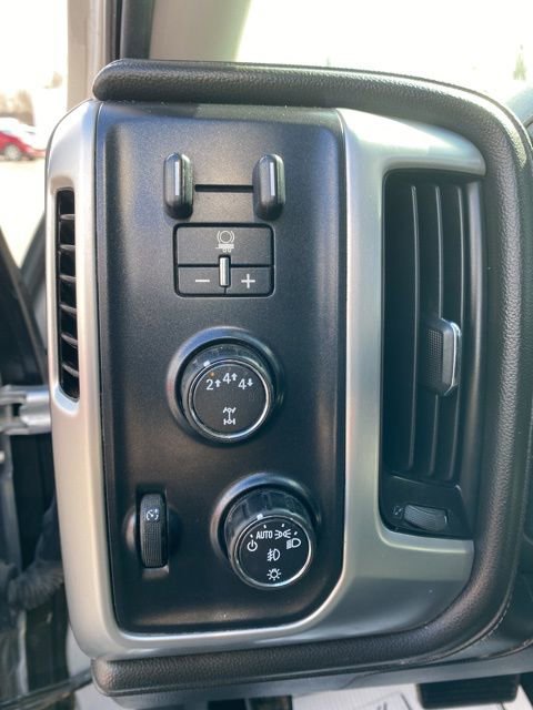 Used 2017 GMC Sierra 2500 SLT w/ Duramax Plus Package image 18
