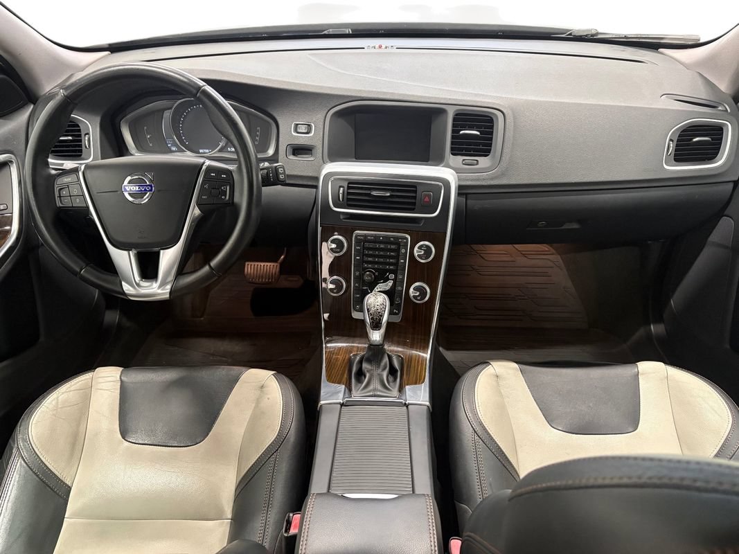 Used 2016 Volvo V60 T5 Cross Country w/ Convenience Package AWD/4WD image 17