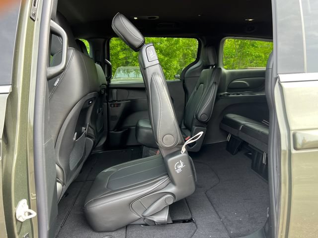 New 2027 Chrysler Pacifica Select AWD/4WD image 38