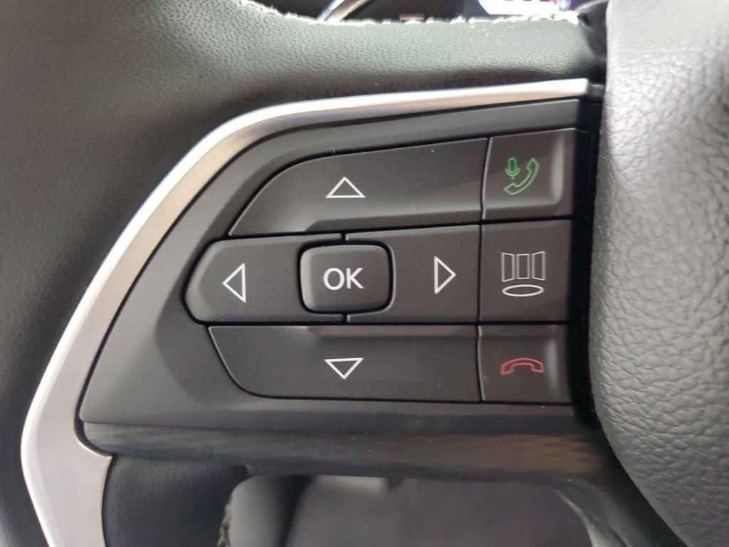 New 2025 Jeep Grand Cherokee Altitude image 26