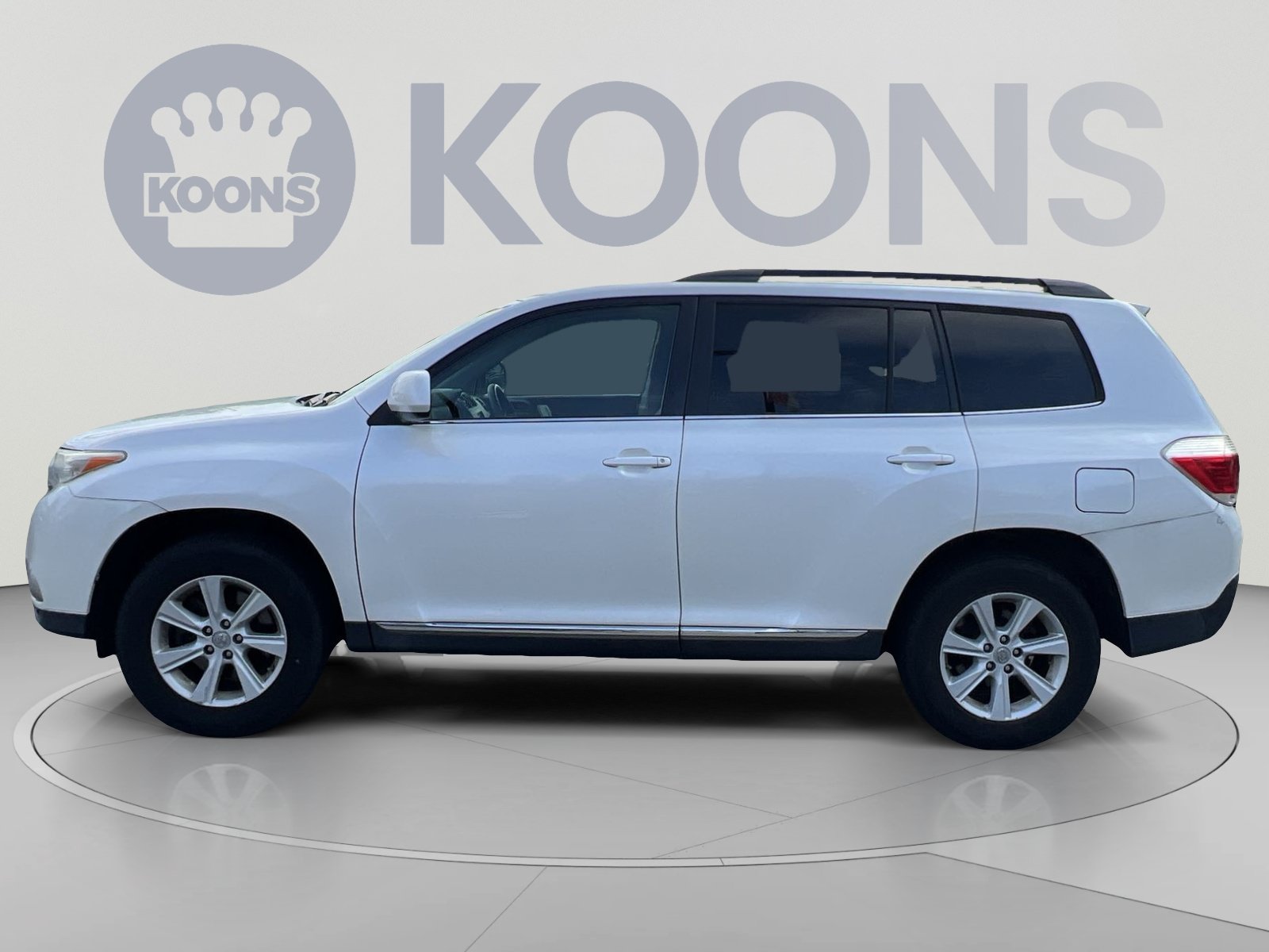Used 2012 Toyota Highlander SE w/ Tow Pkg AWD/4WD image 2