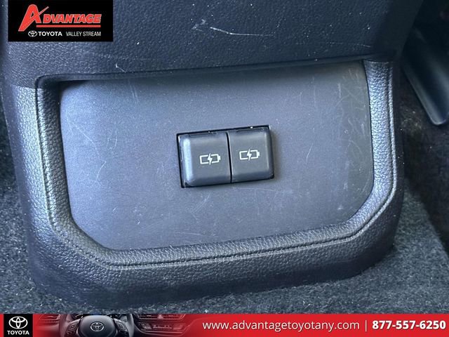 Certified 2024 Toyota Highlander XLE image 15