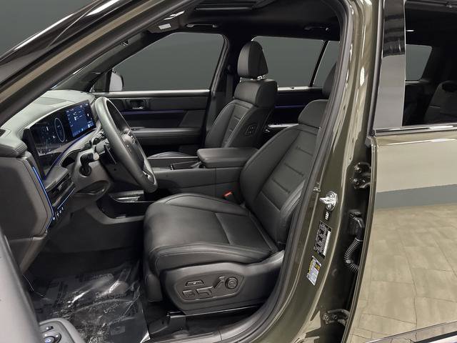 Used 2025 Hyundai Santa Fe Calligraphy image 4