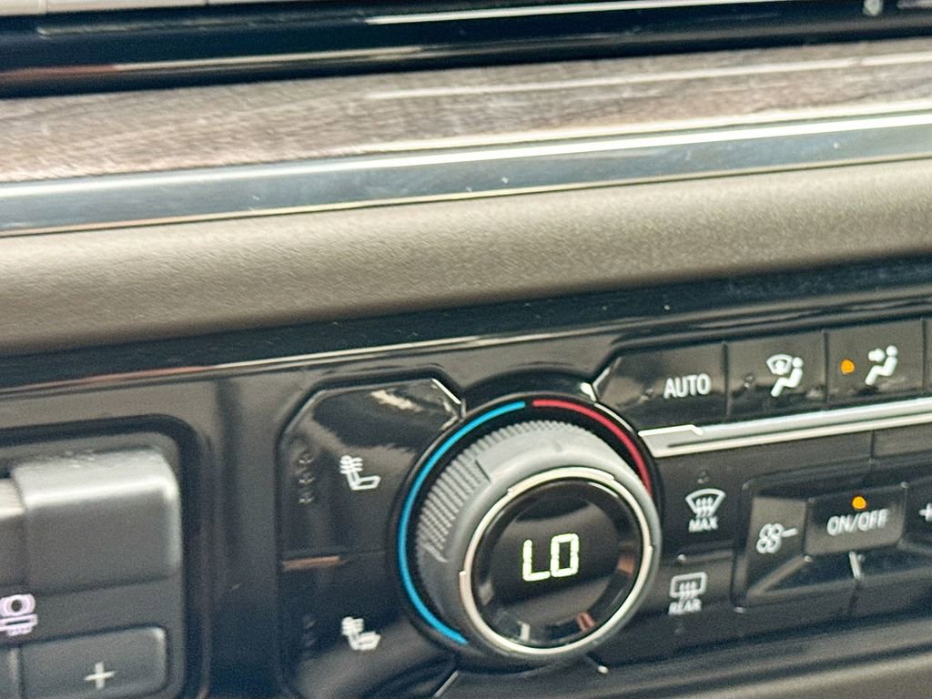 Used 2025 Chevrolet Silverado 1500 LTZ image 20