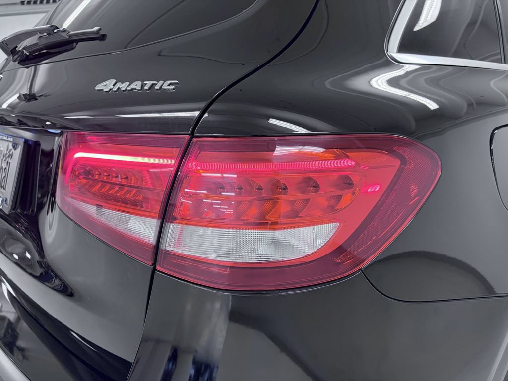 Used 2018 Mercedes-Benz GLC 300 4MATIC image 9