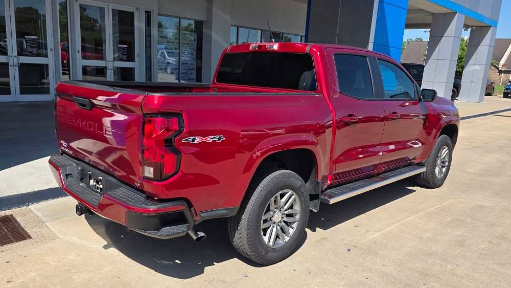 Used 2024 Chevrolet Colorado LT AWD/4WD image 5