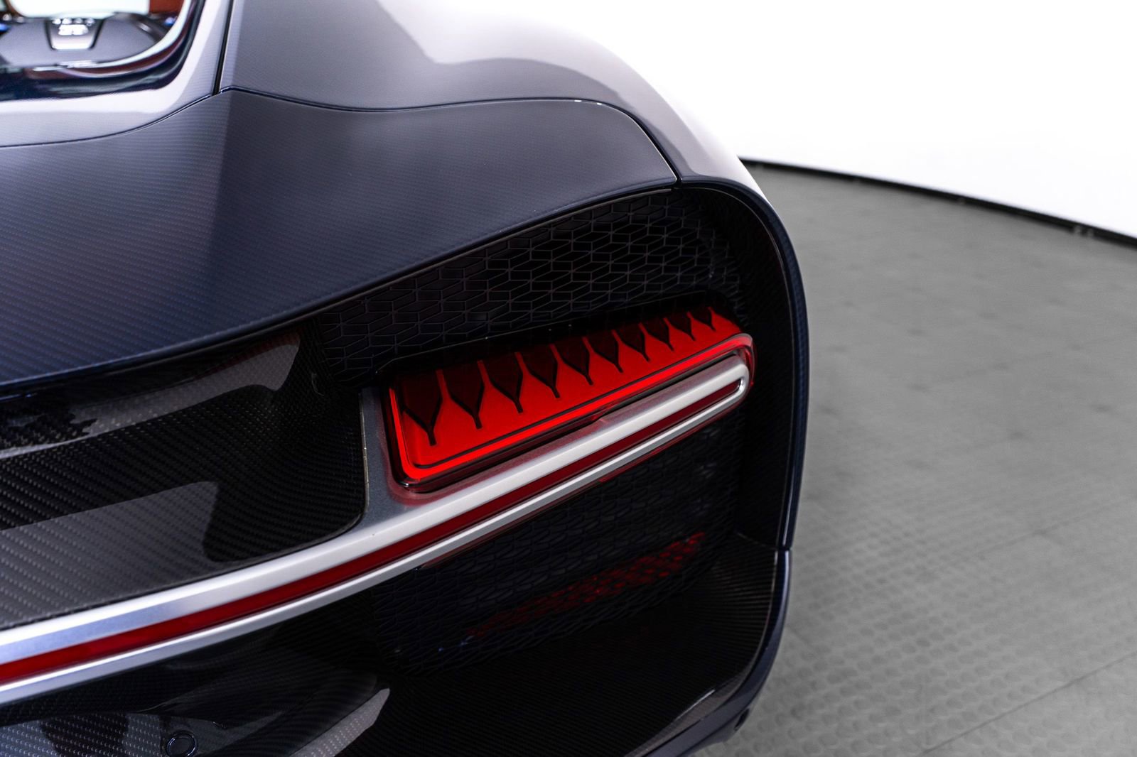 Used 2018 Bugatti Chiron AWD/4WD image 30