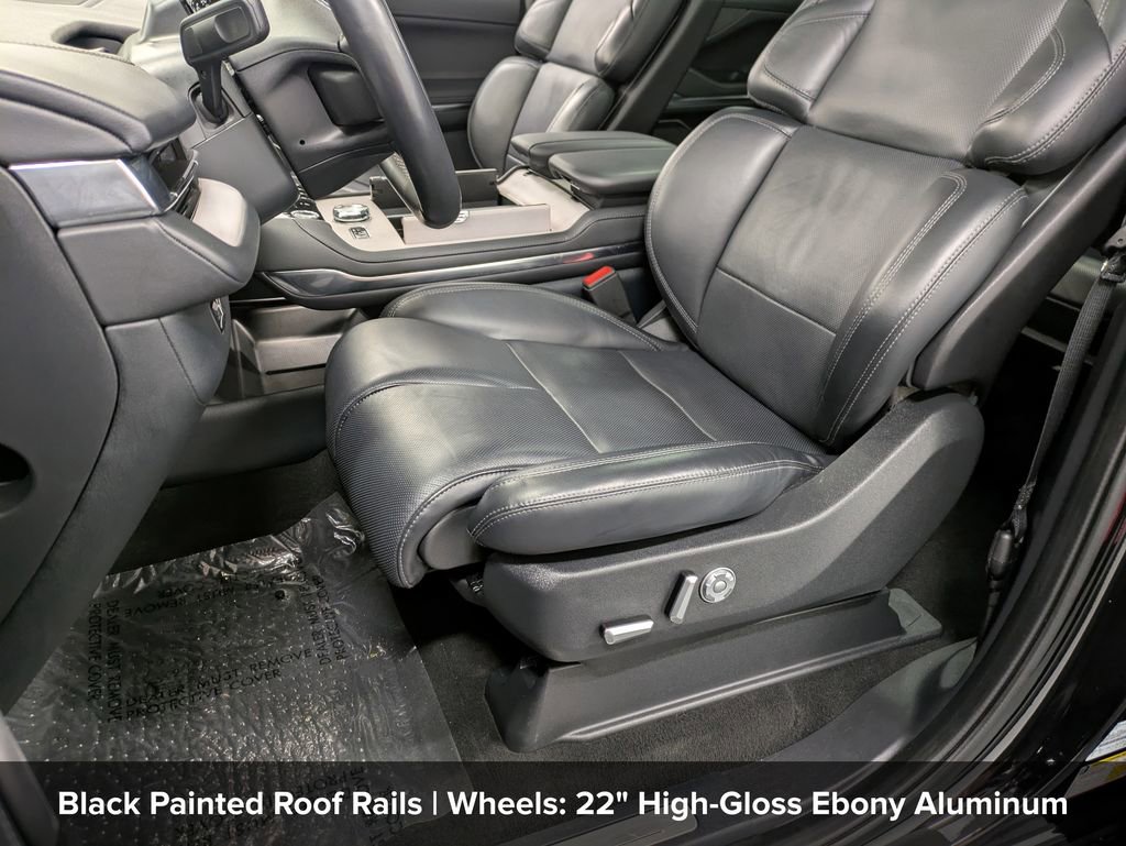 Used 2025 Lincoln Navigator Reserve w/ Jet Appearance Package image 11