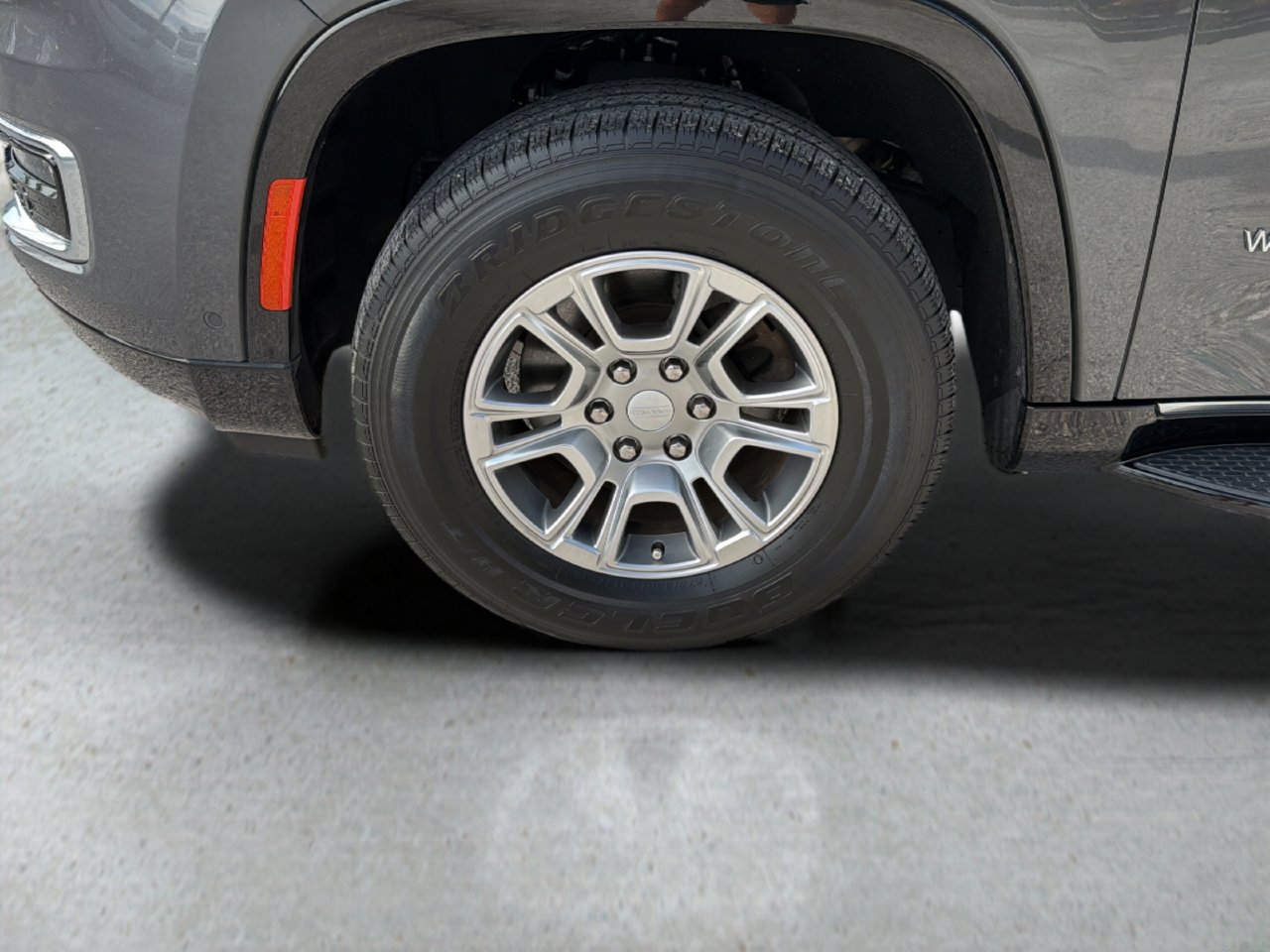 Used 2024 Jeep Wagoneer 2WD image 9