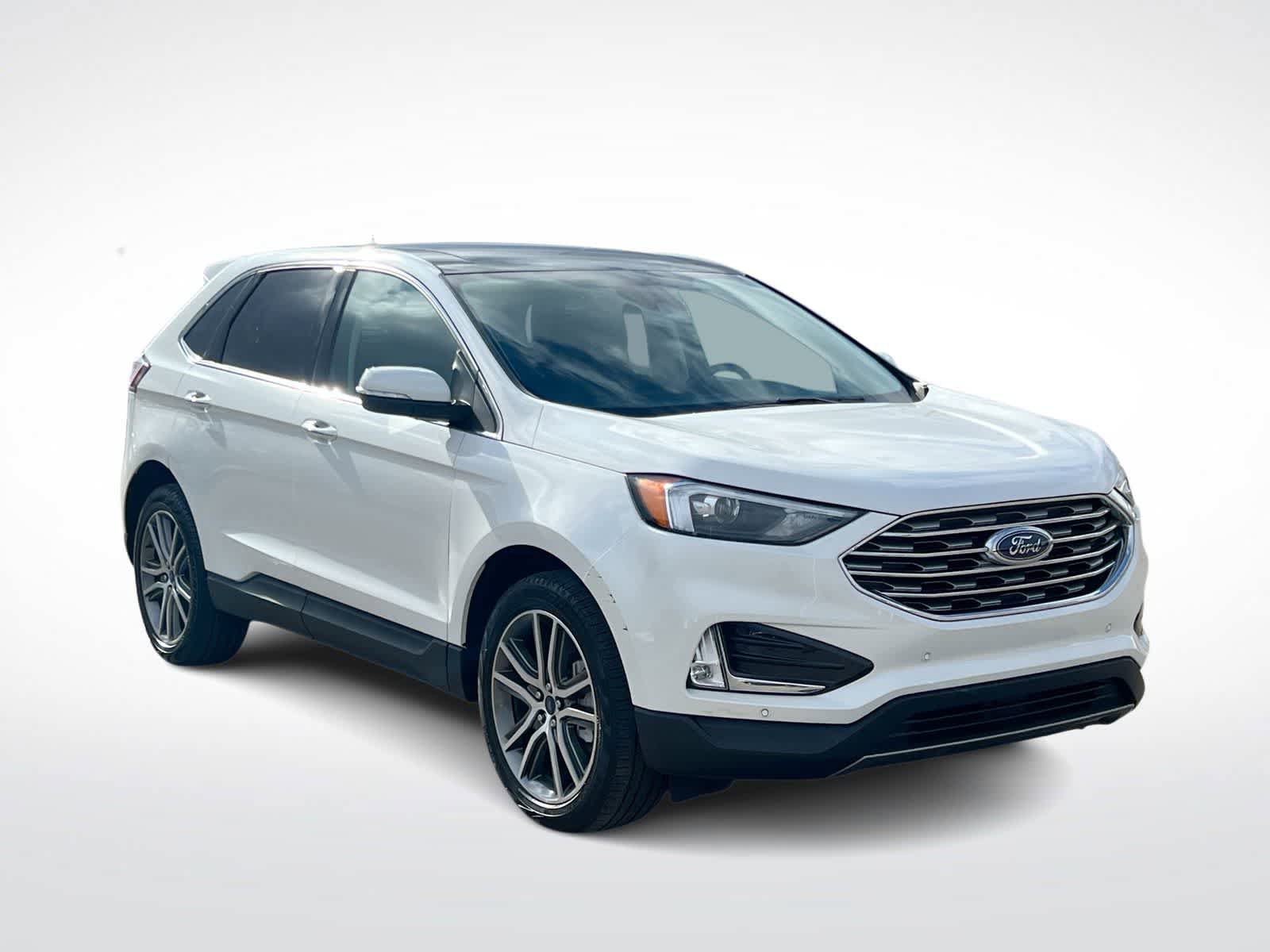 Used 2022 Ford Edge Titanium w/ Class II Trailer Tow Package image 2