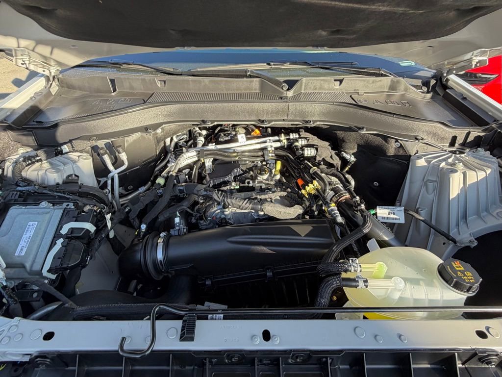 Used 2025 Ford Explorer Active image 30