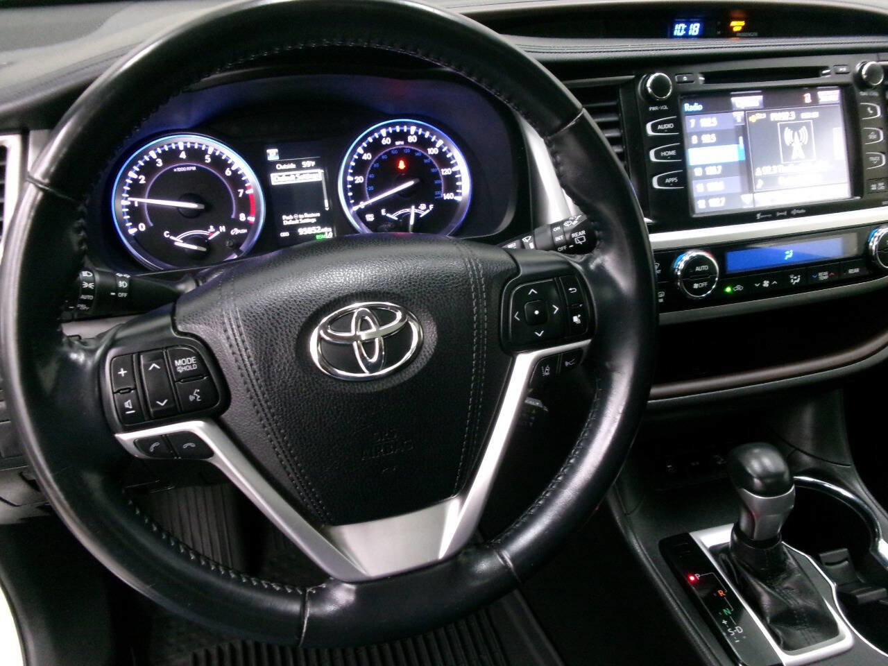 Used 2018 Toyota Highlander XLE image 37