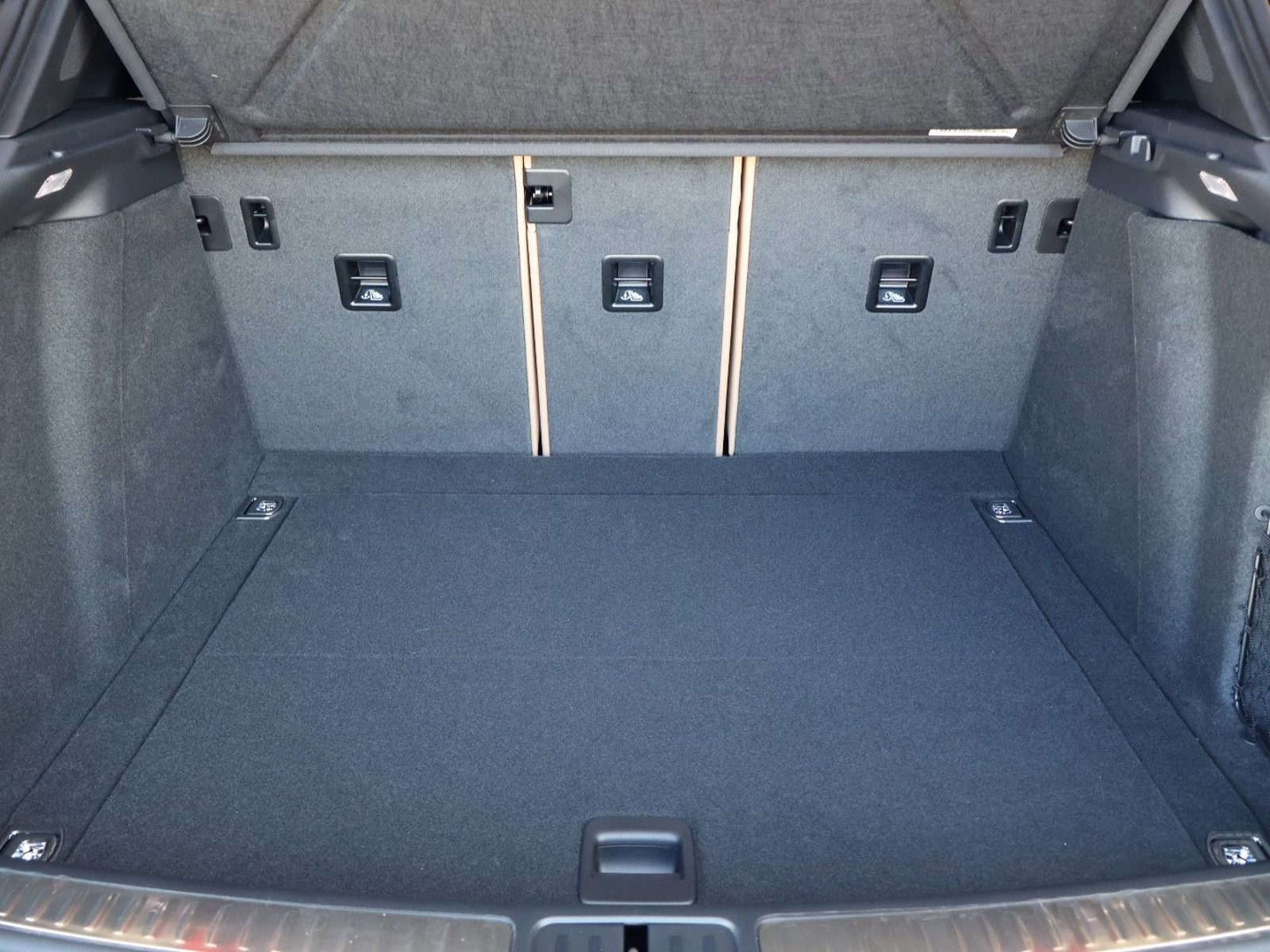 New 2026 Porsche Macan AWD/4WD image 22