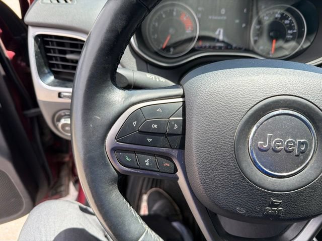 Used 2019 Jeep Cherokee Limited w/ Technology Group AWD/4WD image 19