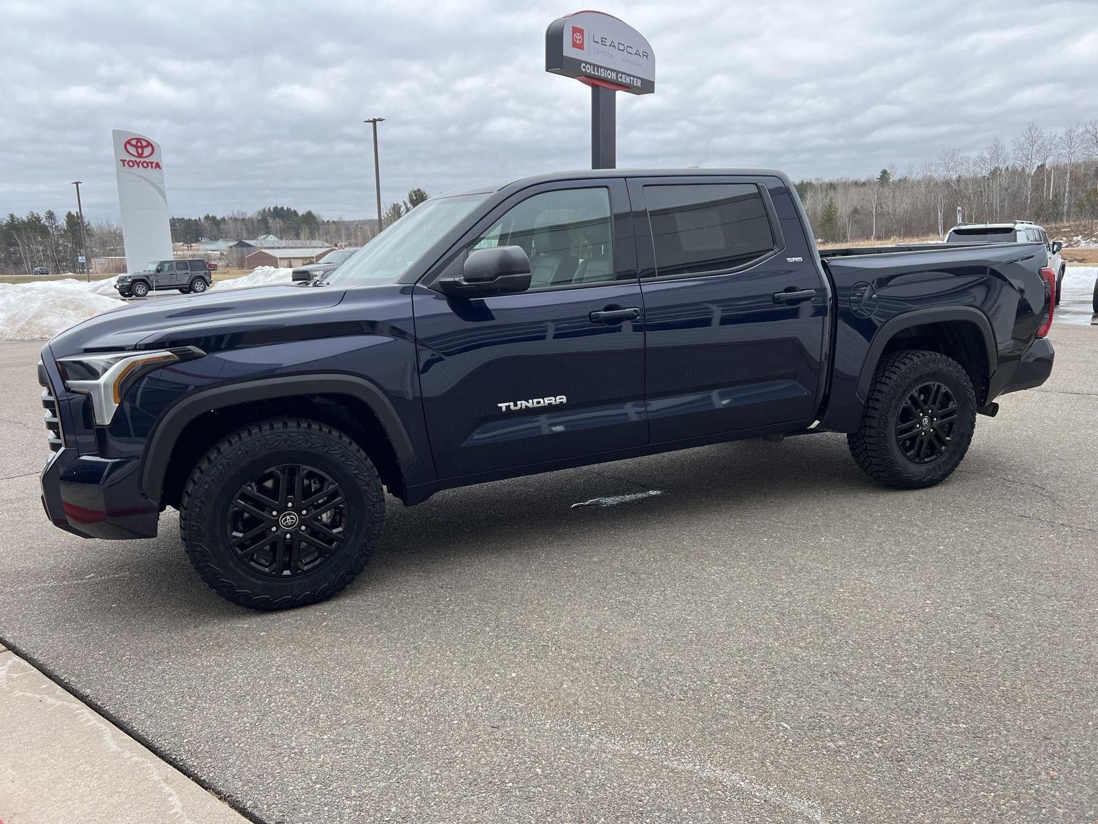 Used 2023 Toyota Tundra SR5 w/ SR5 Premium Package image 6