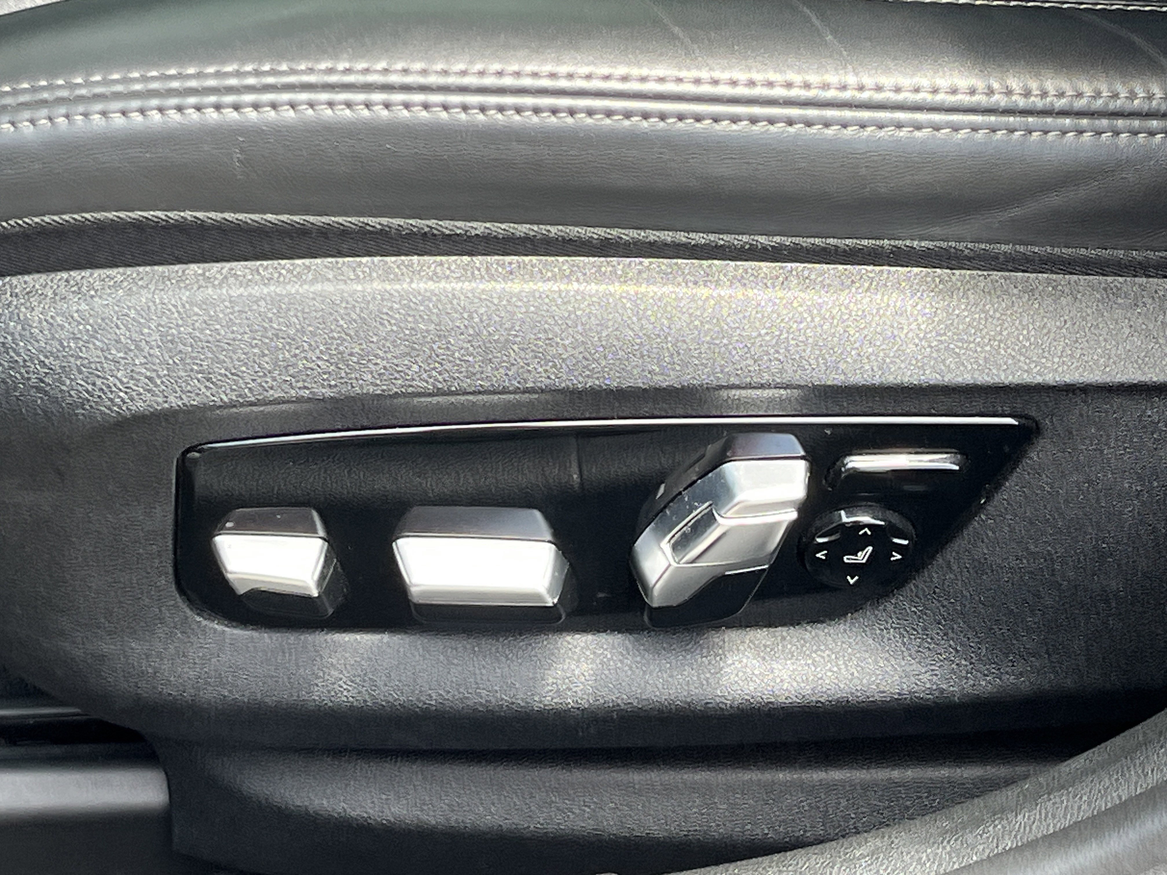 Used 2019 BMW M550i xDrive AWD/4WD image 19