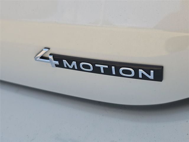 New 2026 Volkswagen Tiguan SEL R-Line AWD/4WD image 5