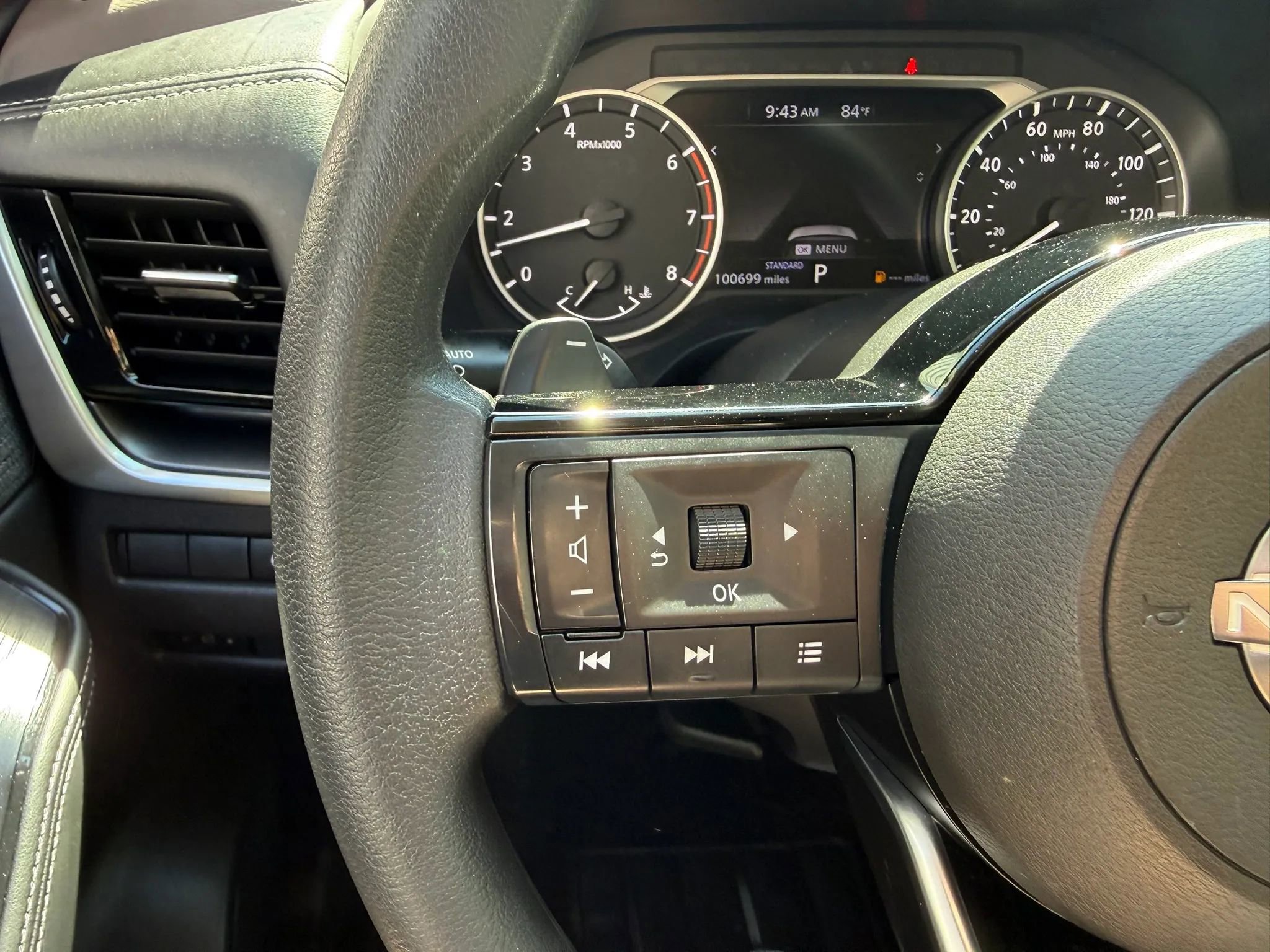 Used 2022 Nissan Rogue SV FWD image 22