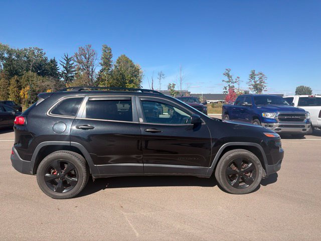 Used 2016 Jeep Cherokee Sport w/ Cold Weather Group AWD/4WD image 1