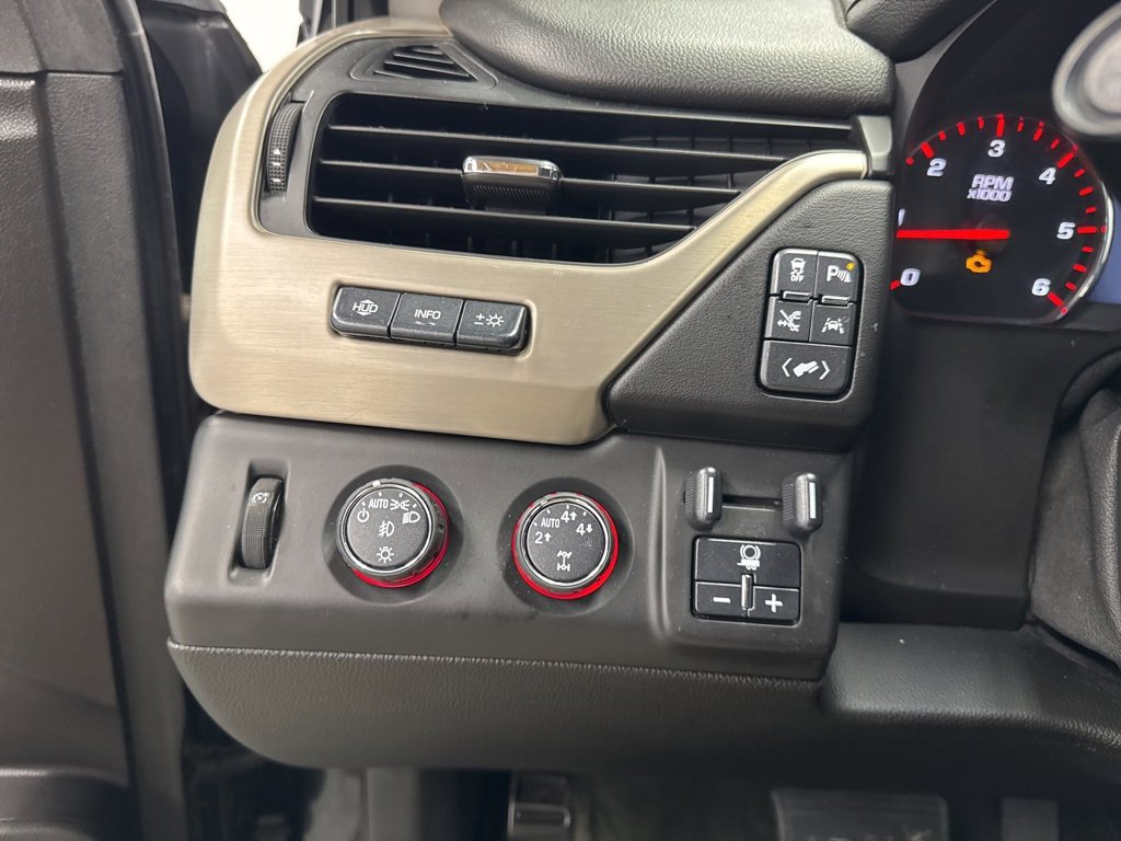 Used 2016 GMC Yukon XL Denali image 10