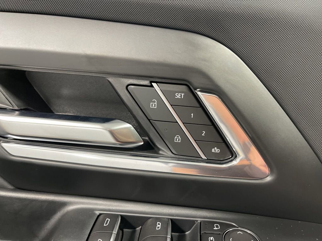 New 2025 Chevrolet Silverado EV LT AWD/4WD image 30