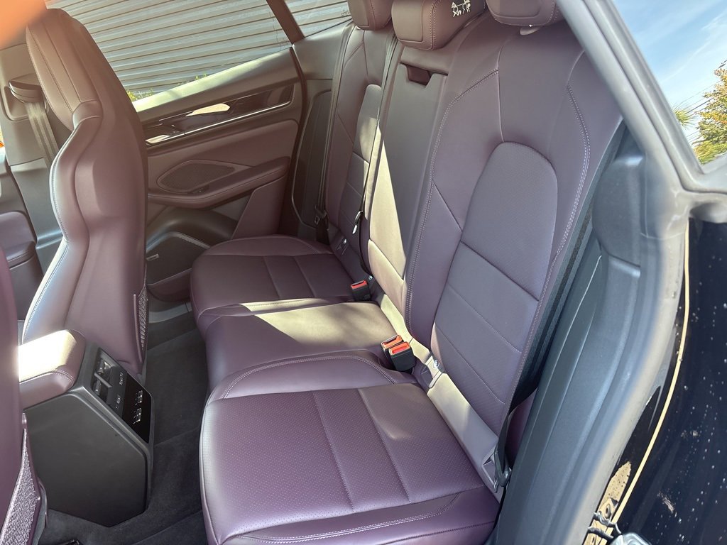 Used 2025 Porsche Macan Electric image 16