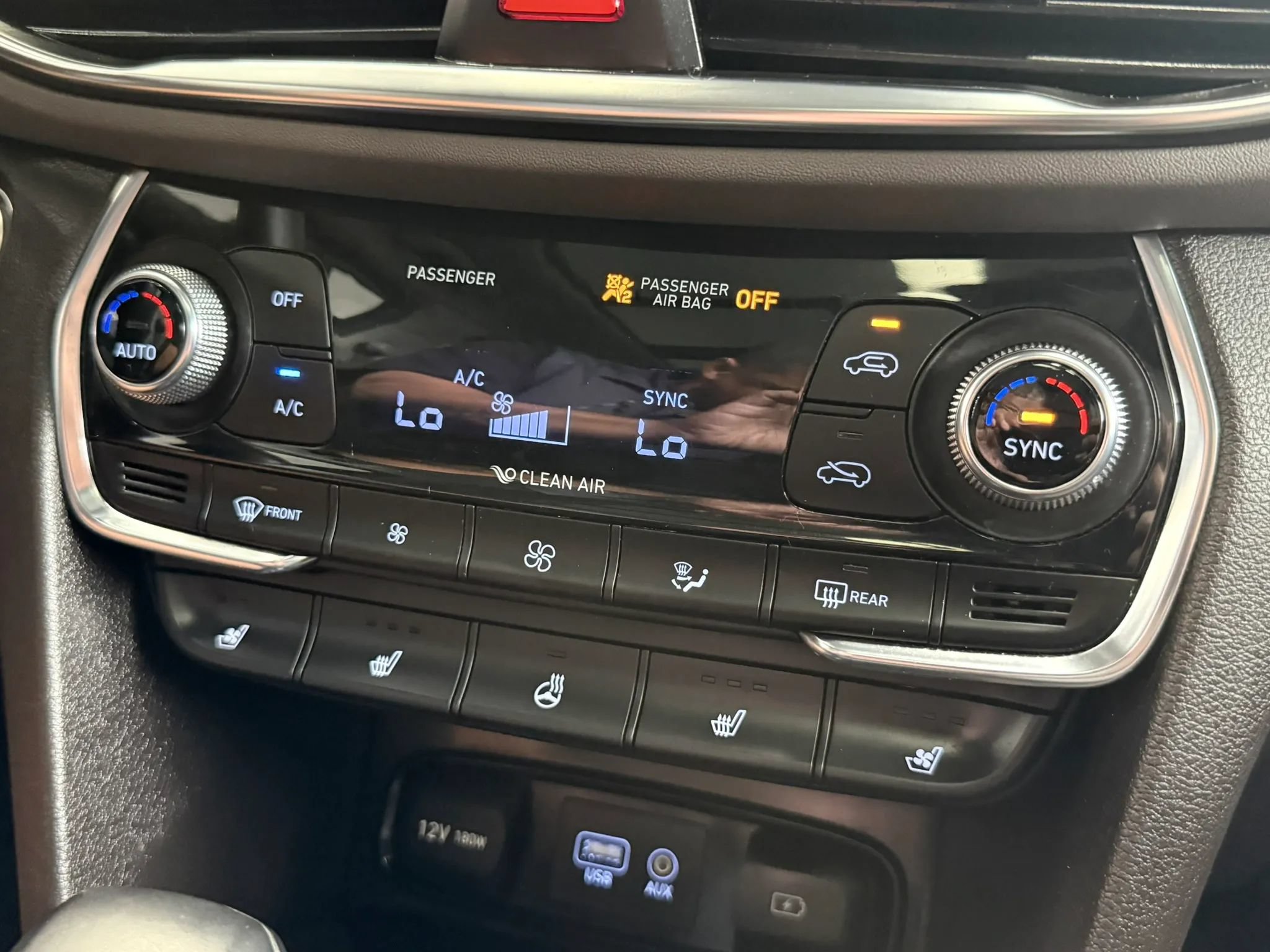 Used 2019 Hyundai Santa Fe AWD w/ Cargo Package image 17