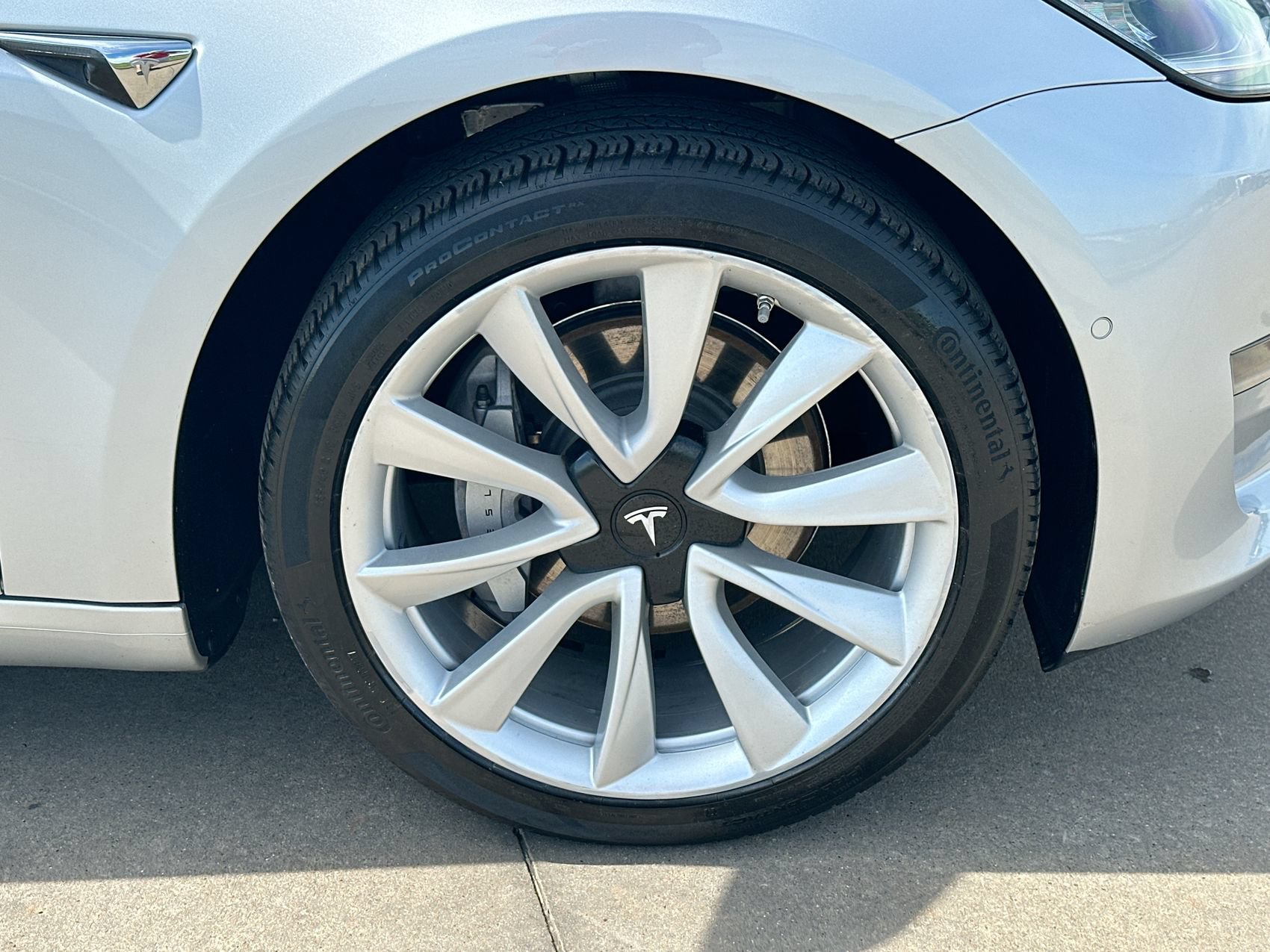 Used 2018 Tesla Model 3 Long Range RWD image 10