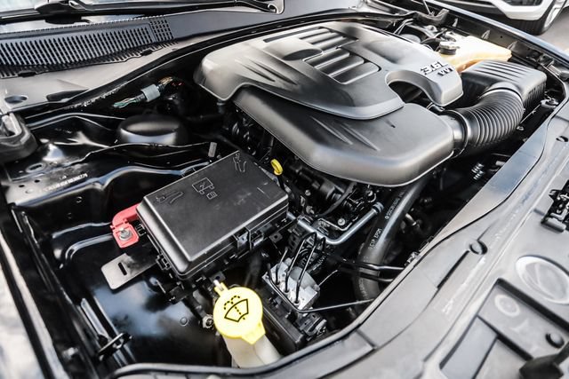 Used 2015 Chrysler 300 C RWD image 66