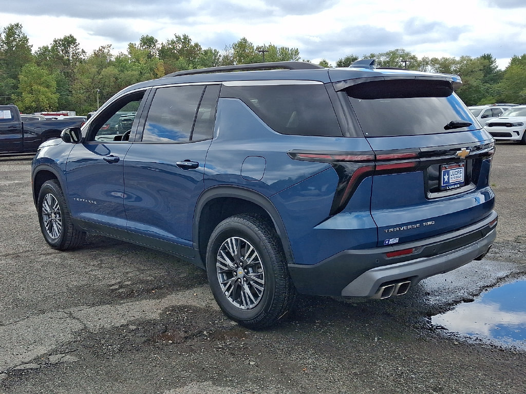 Used 2025 Chevrolet Traverse LT AWD/4WD image 8