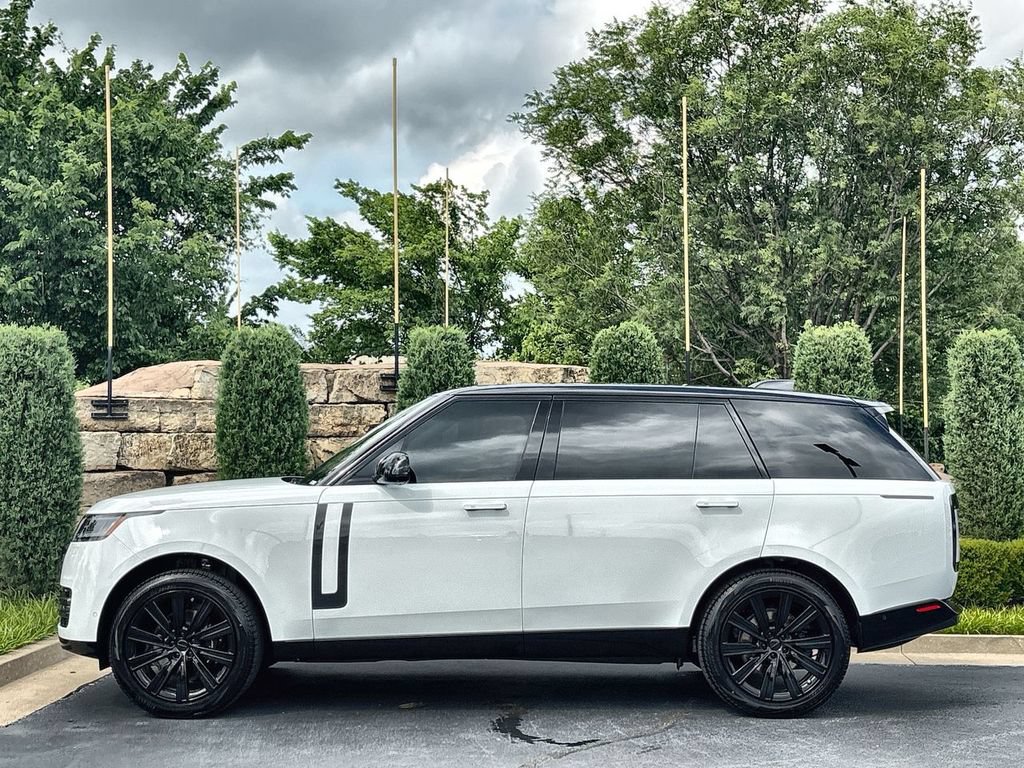 New 2026 Land Rover Range Rover Long Wheelbase SE AWD/4WD image 2