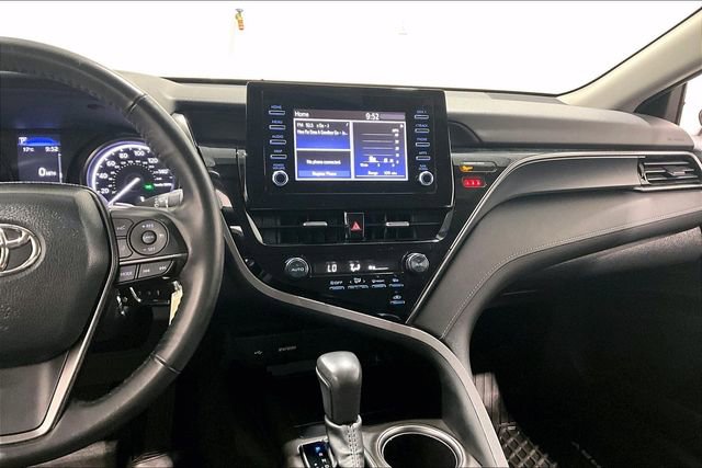 Used 2024 Toyota Camry SE image 9