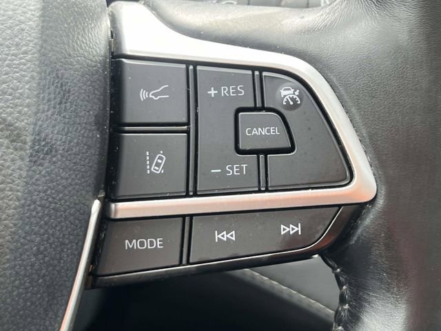 Used 2023 Toyota Highlander XLE AWD/4WD image 24