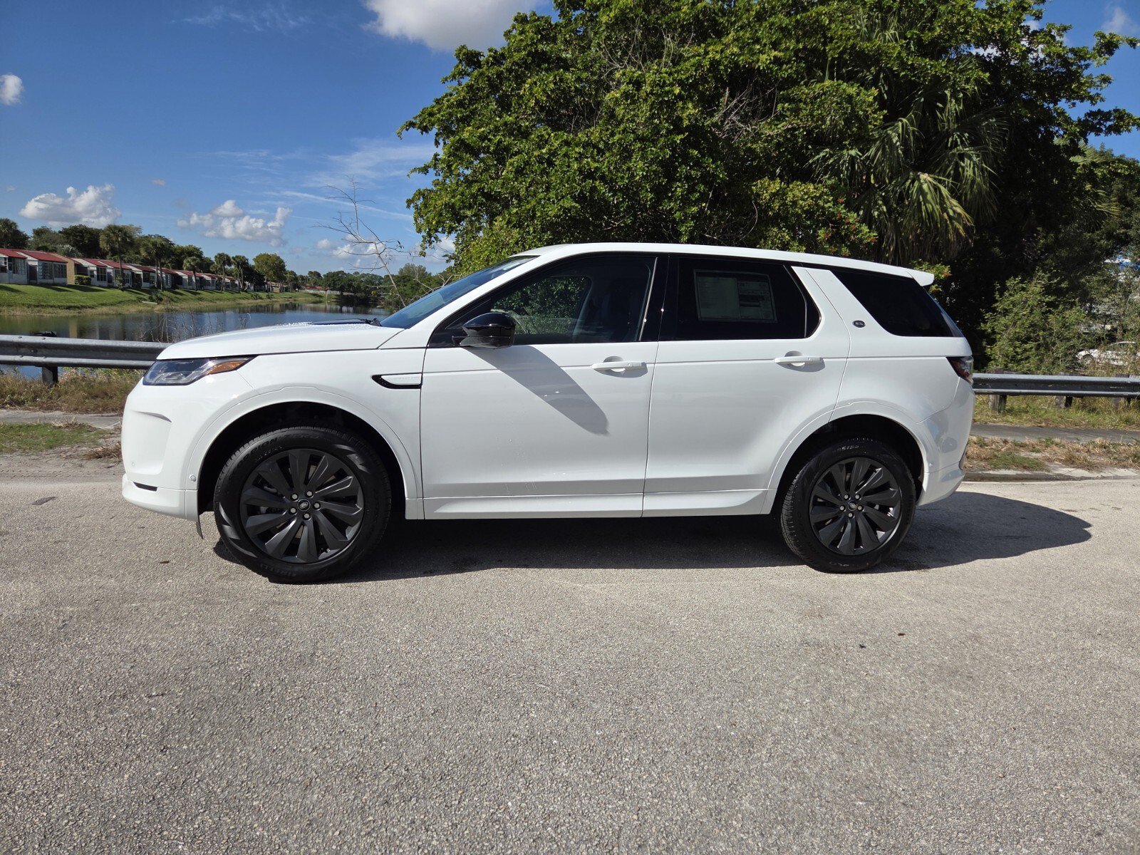 New 2025 Land Rover Discovery Sport S AWD/4WD image 7