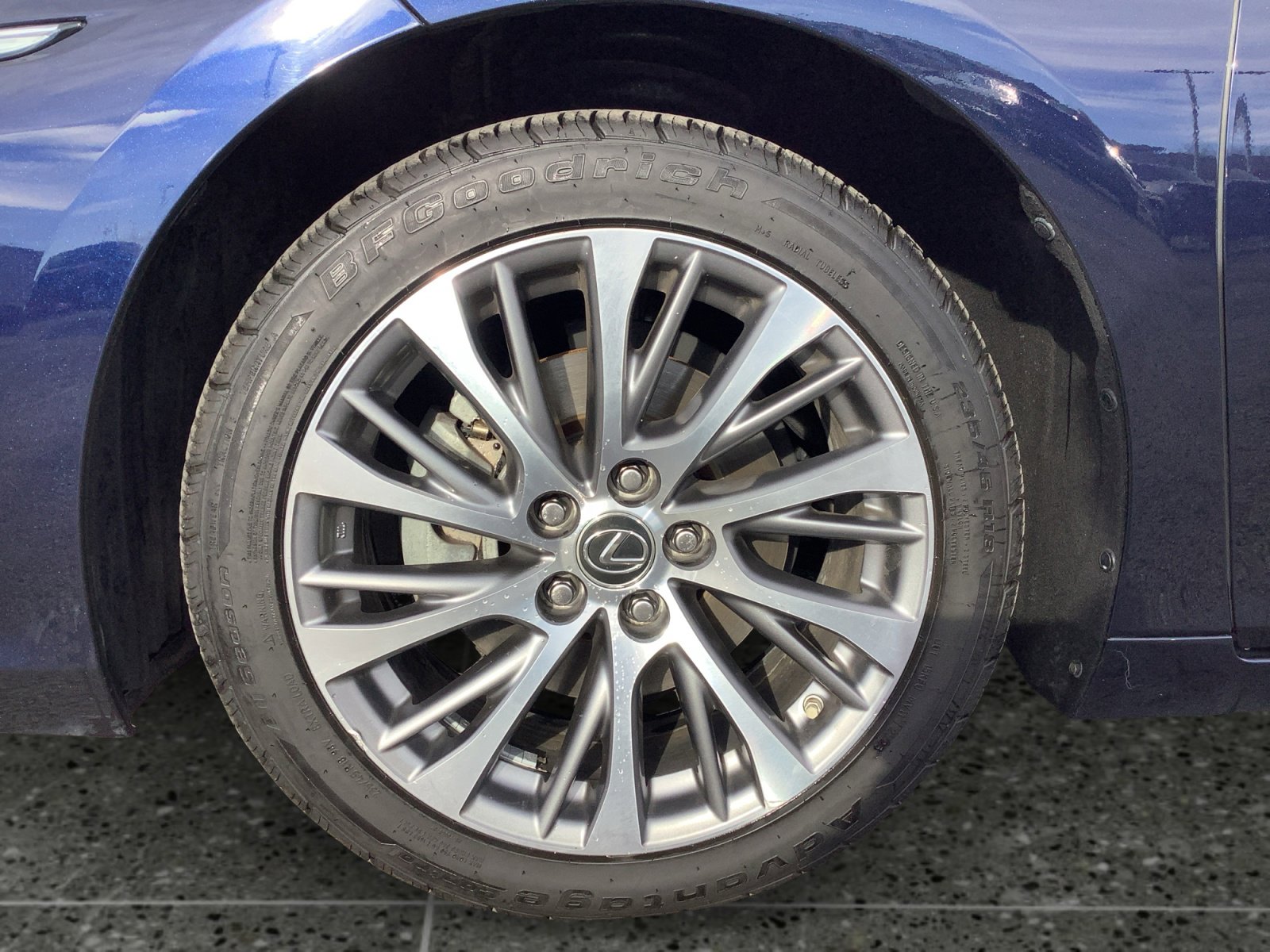 Used 2020 Lexus ES 300h w/ Premium Package image 14