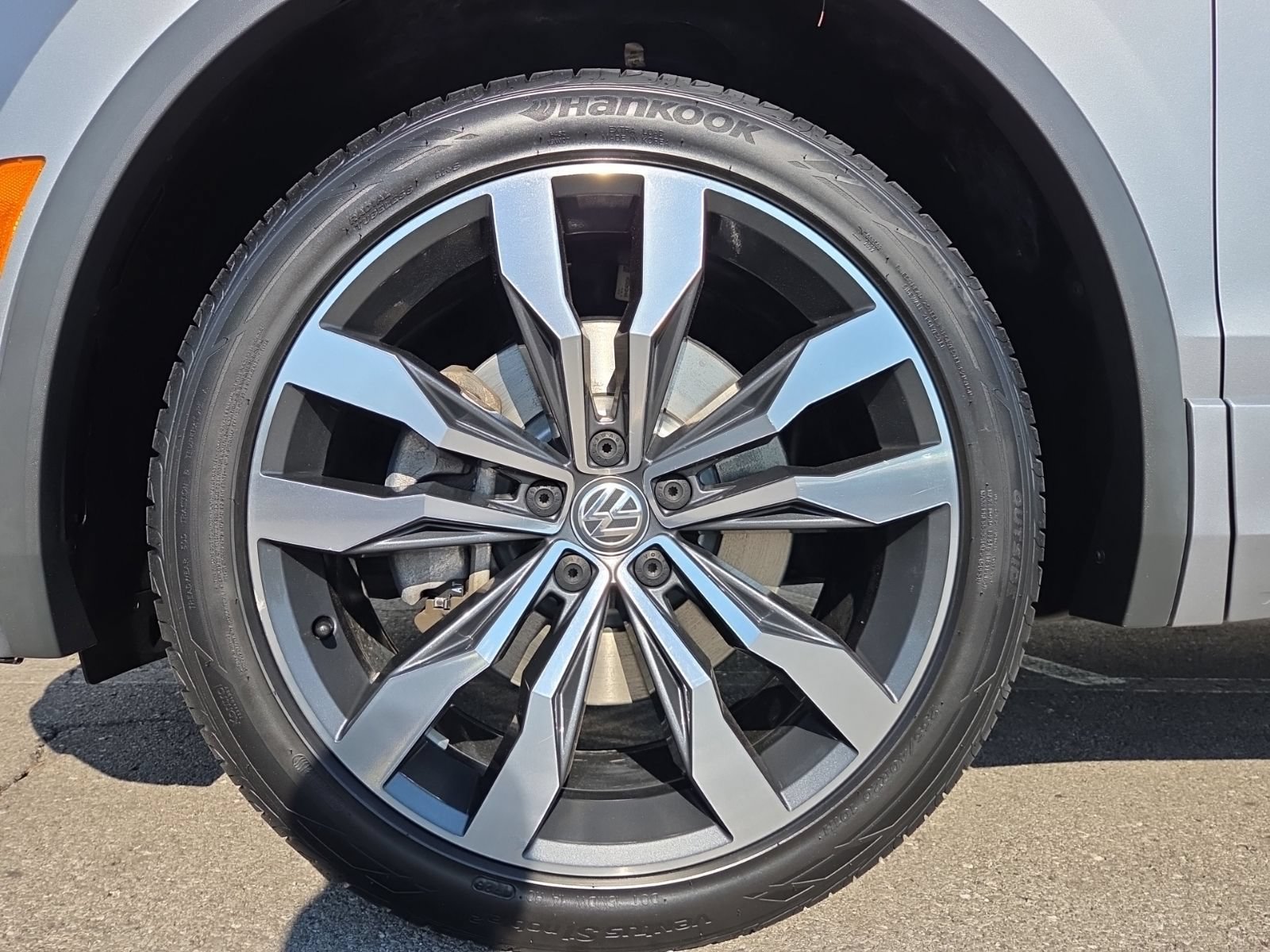 Used 2019 Volkswagen Tiguan SEL Premium R-Line AWD/4WD image 14